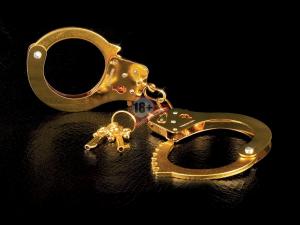 Золотистые наручники Metal Cuffs